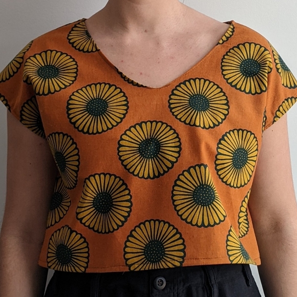 Sunflower Top - Cropped - Picture 4 of 5